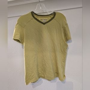 Arc'teryx activewear v neck tshirt light green women's L large